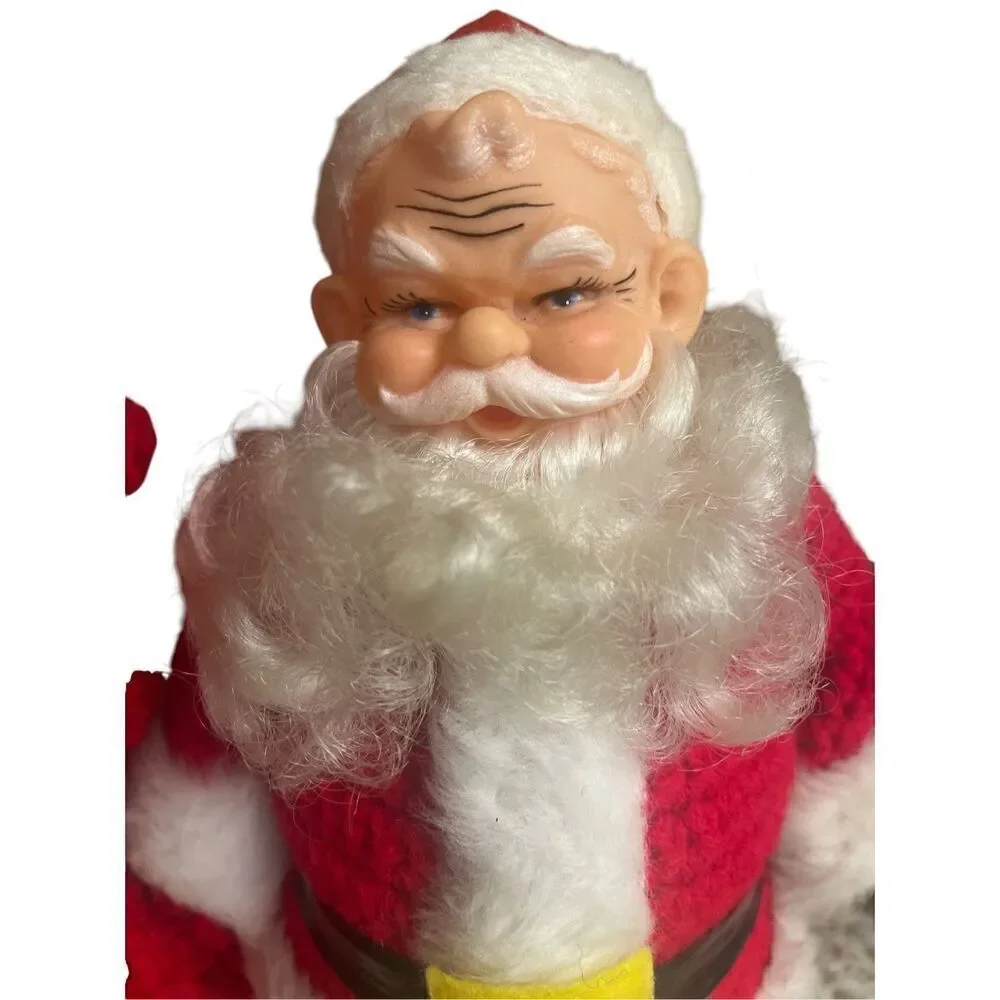 Vintage retro Mr. & Mrs. Santa Claus crocheted pair